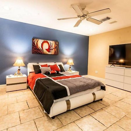 Huge 6 Bedroom With Pool, Spa, 85 Inch Tv, Game Room Houston Exterior foto