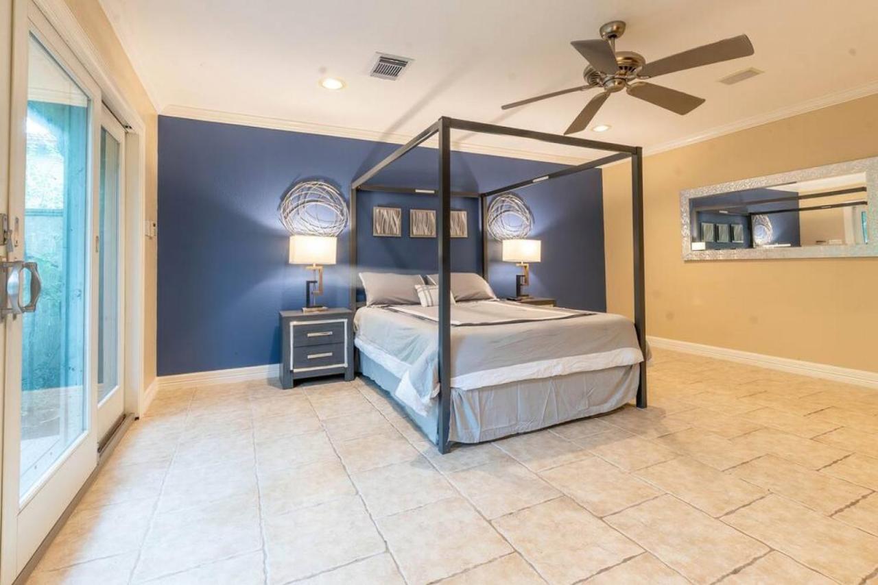 Huge 6 Bedroom With Pool, Spa, 85 Inch Tv, Game Room Houston Exterior foto
