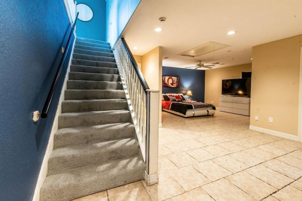 Huge 6 Bedroom With Pool, Spa, 85 Inch Tv, Game Room Houston Exterior foto