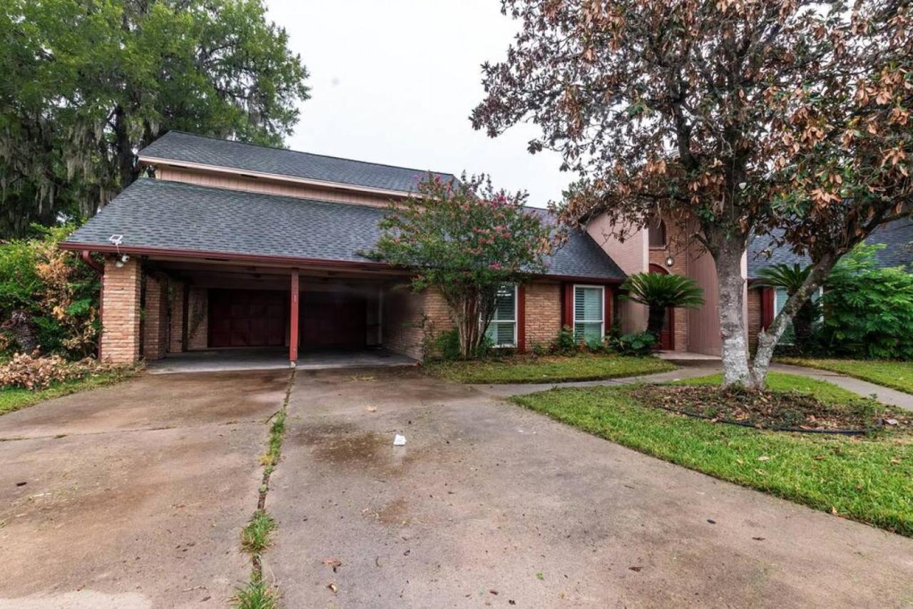 Huge 6 Bedroom With Pool, Spa, 85 Inch Tv, Game Room Houston Exterior foto