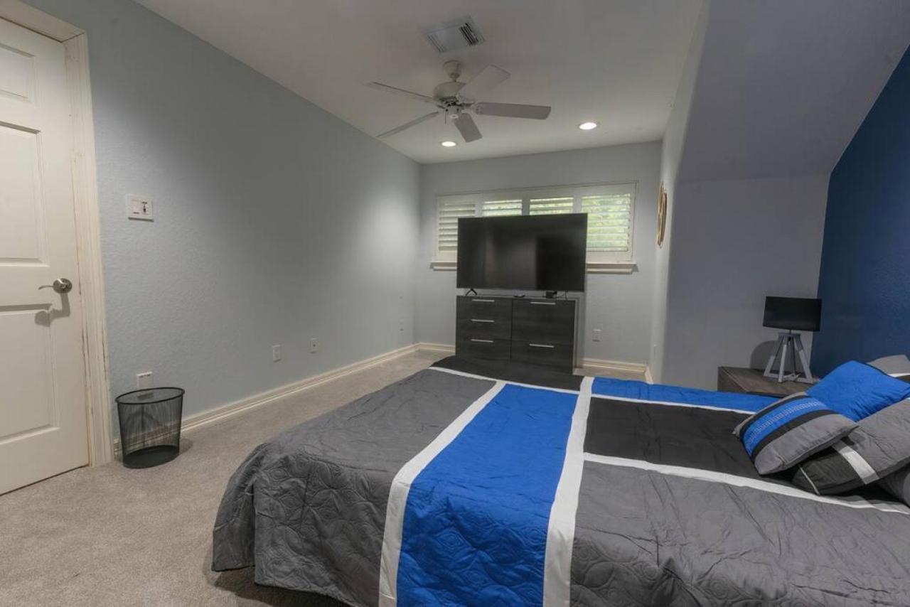 Huge 6 Bedroom With Pool, Spa, 85 Inch Tv, Game Room Houston Exterior foto