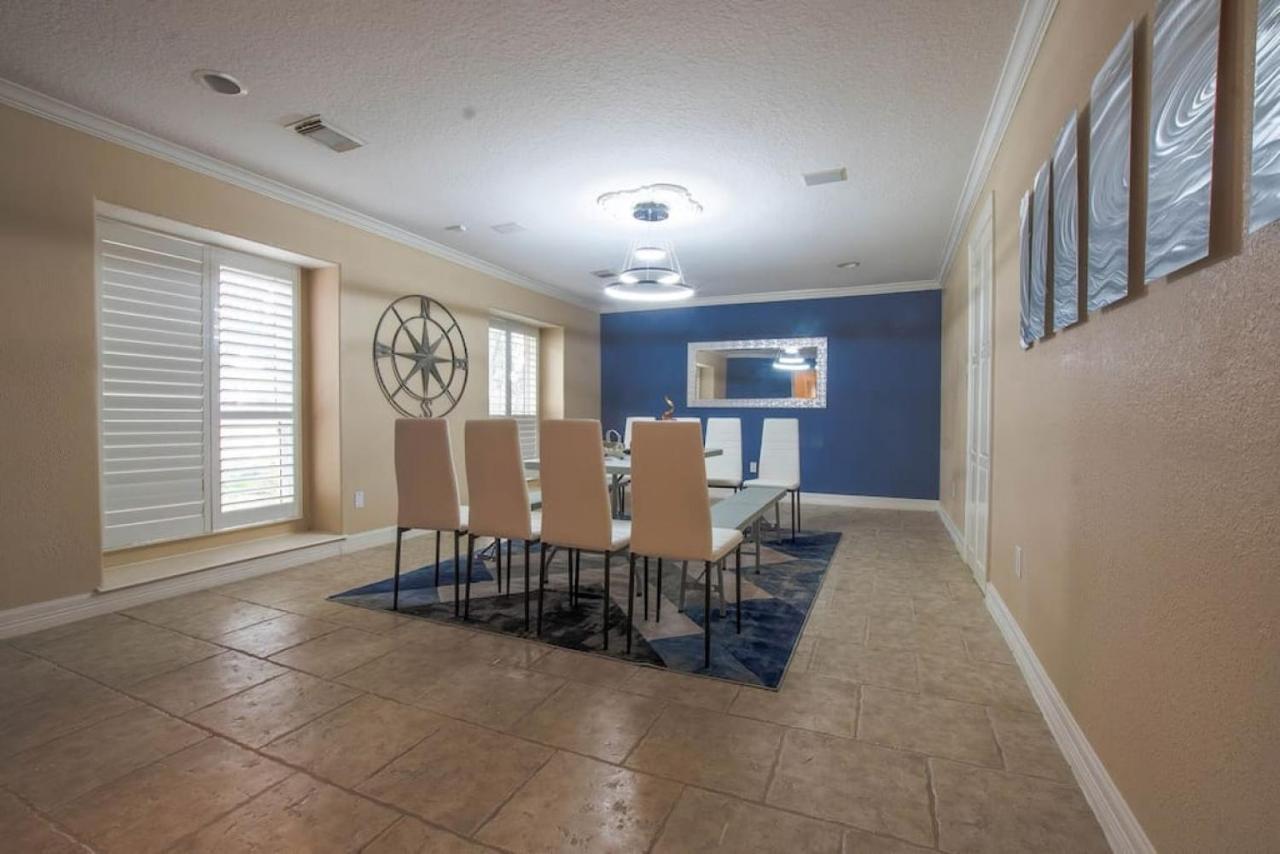 Huge 6 Bedroom With Pool, Spa, 85 Inch Tv, Game Room Houston Exterior foto