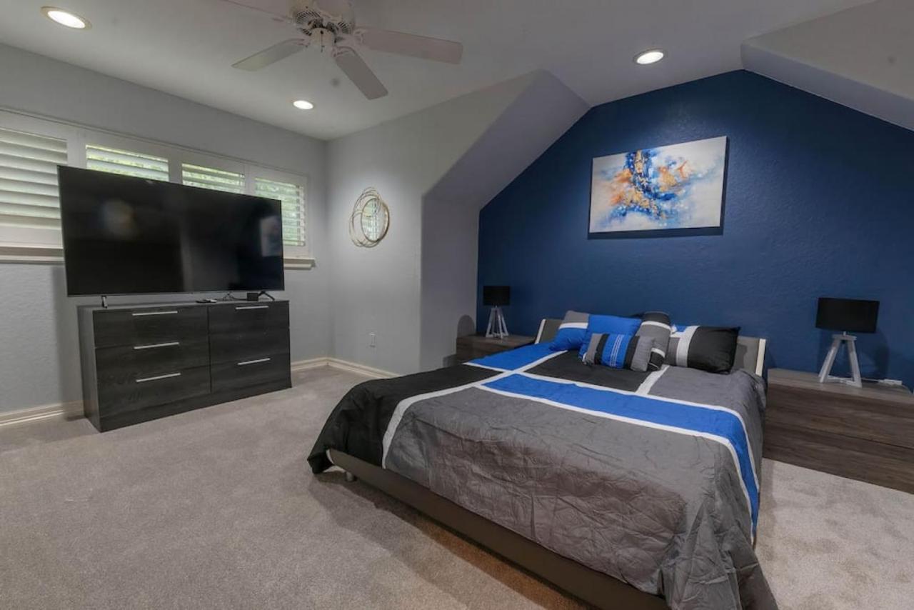 Huge 6 Bedroom With Pool, Spa, 85 Inch Tv, Game Room Houston Exterior foto
